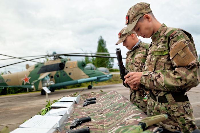 Военно-спортивная игра «Юнавиа» для молодежи в Центре военно-тактических игр парка «Патриот» Одинцовского округа