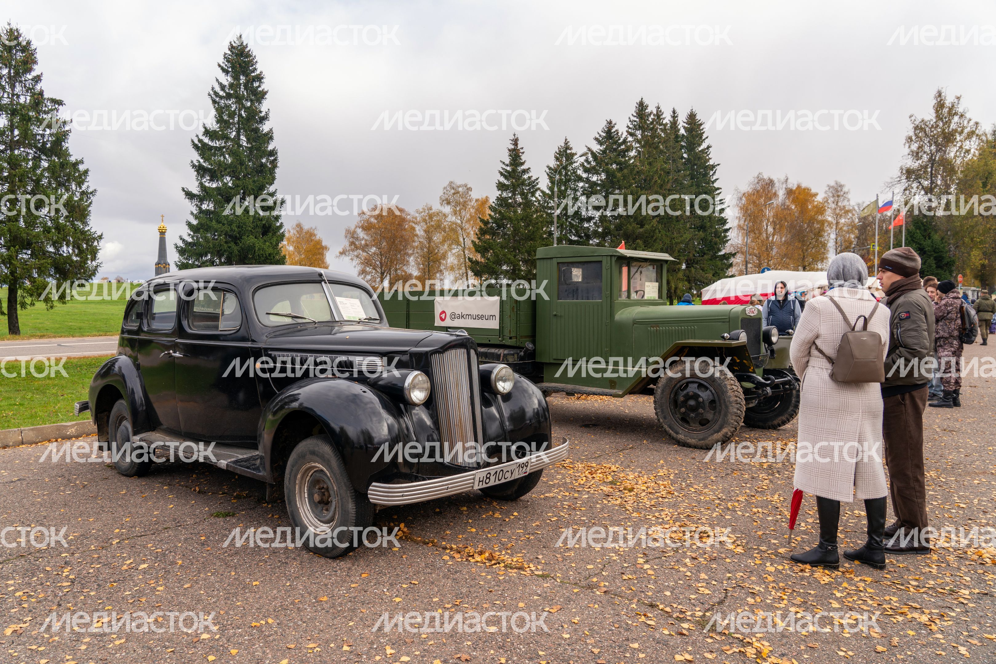 Автомобиль Opel Admiral на выставке военно-исторического фестиваля «Москва за нами. 1941 год» на Бородинском поле Автомобиль Opel Admiral на выставке военно-исторического фестиваля «Москва за нами. 1941 год» на Бородинском поле