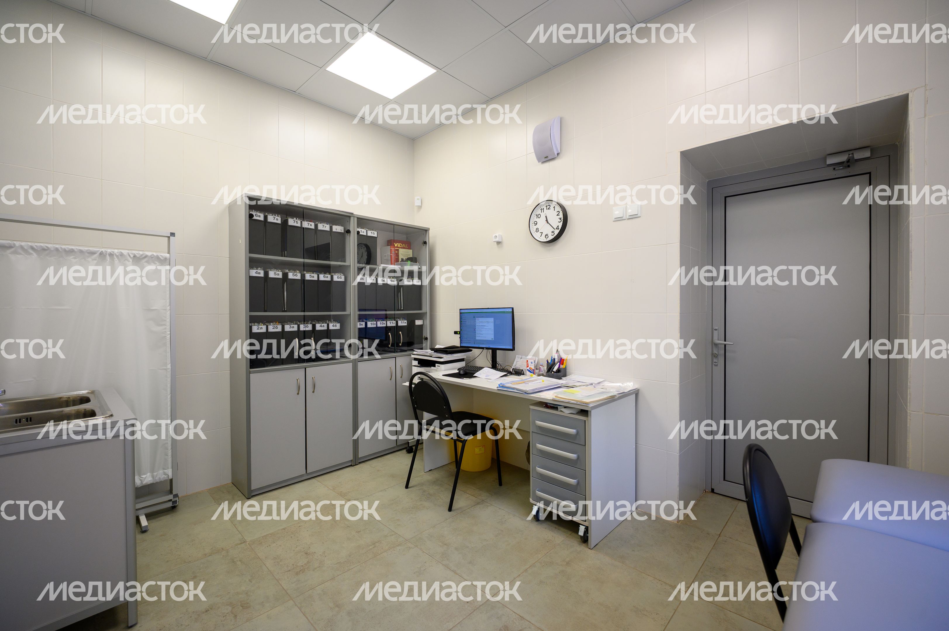 Медицинский кабинет в средней школе №1 после капитального ремонта в Серпухове (Школе современного образования) Медицинский кабинет в средней школе №1 после капитального ремонта в Серпухове (Школе современного образования)