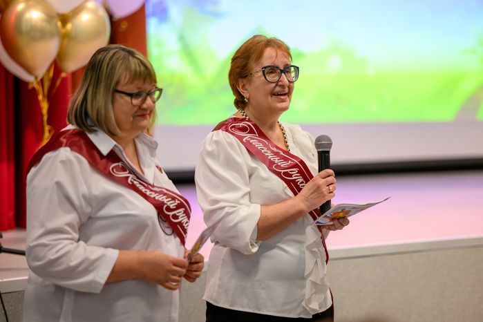 Последний звонок в гимназии №41 - корпусе «Феникс» в ЖК «Жулебино парк» города Люберцы