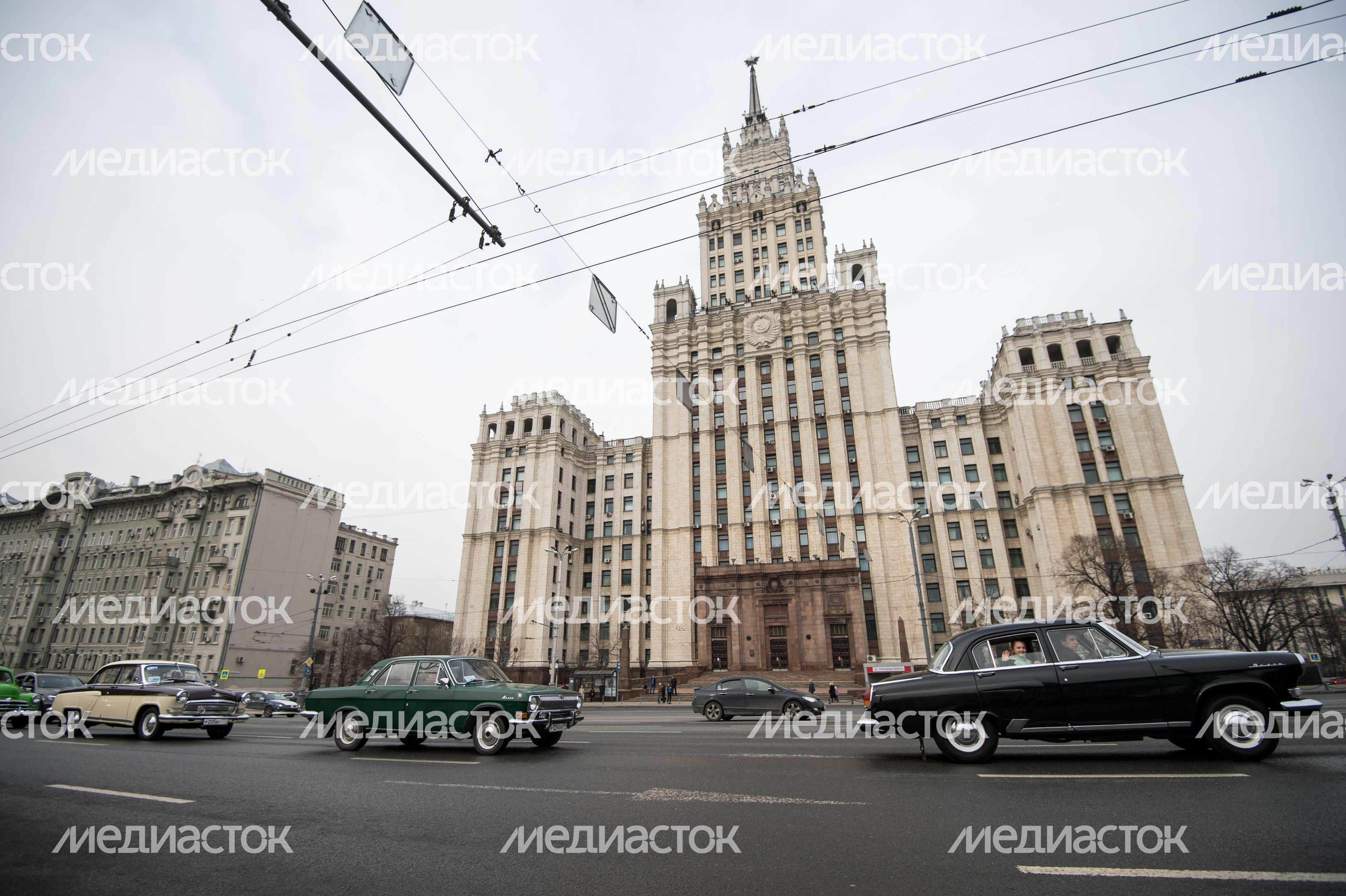 Автопробег в честь 55-летия полета Гагарина в Москве Автопробег в честь 55-летия полета Гагарина в Москве