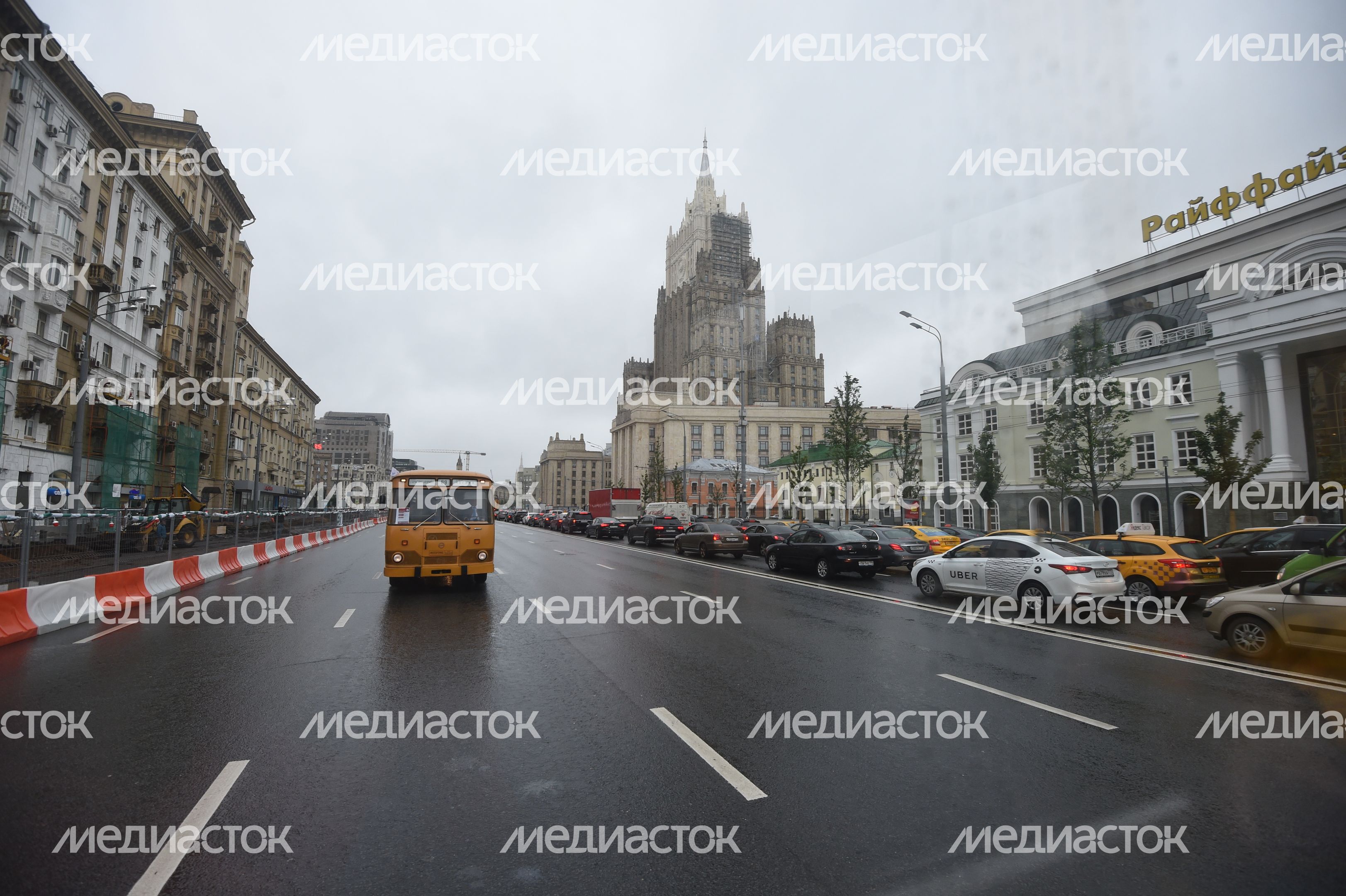 Выставка ретротехники ко Дню московского транспорта