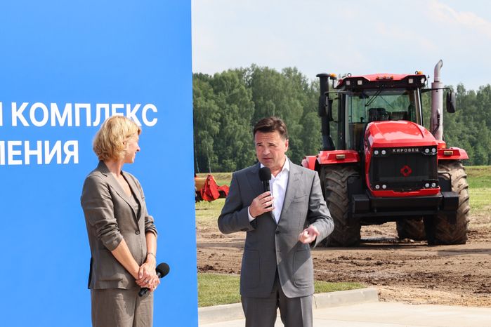 Закладка камня в основание животноводческого комплекса под Сергиевым Посадом