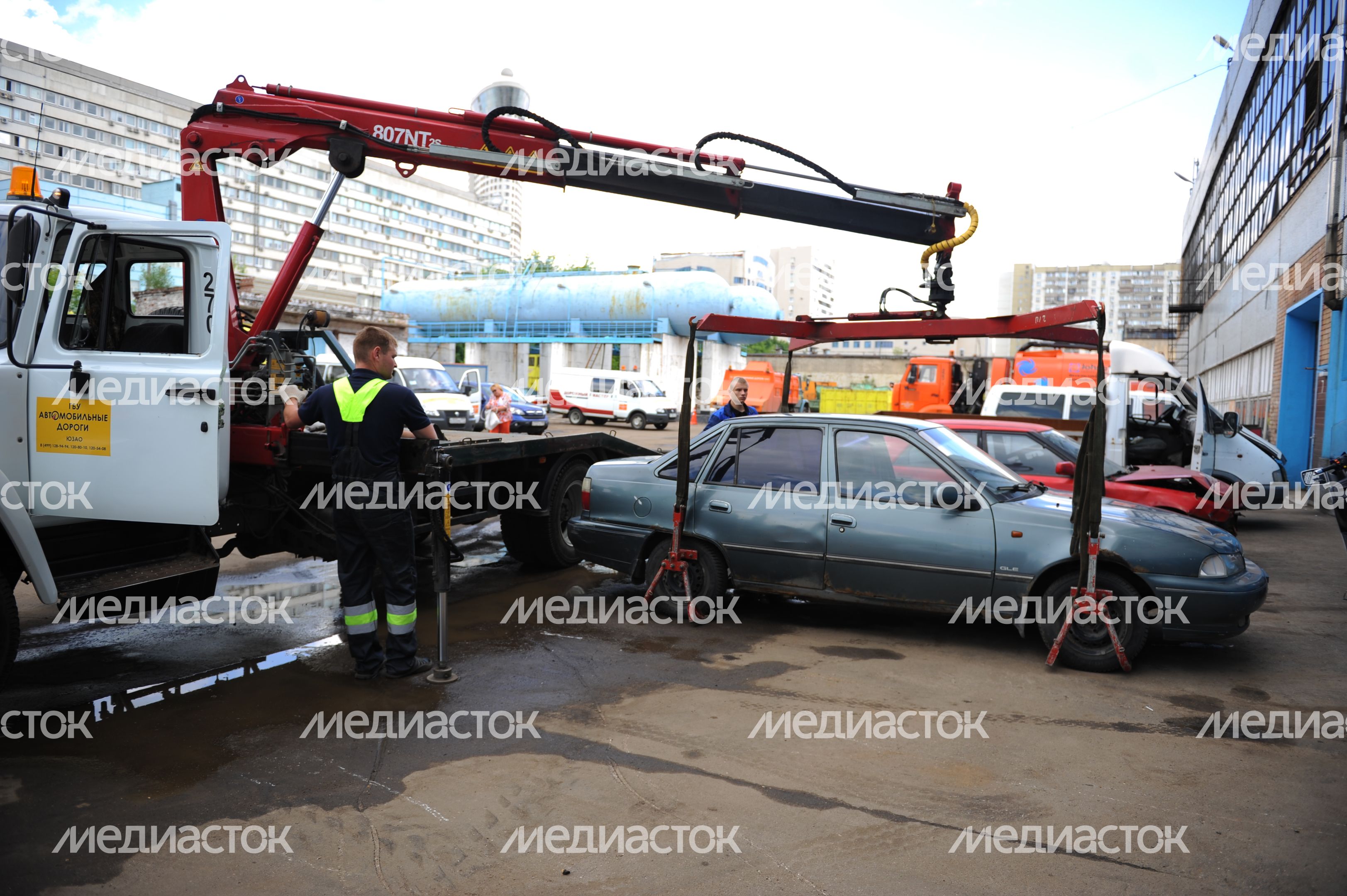 Утилизация бесхозных автомобилей в Москве