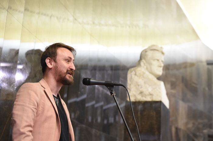 Чтения стихов Маяковского проходят в московском метро в честь дня рождения поэта