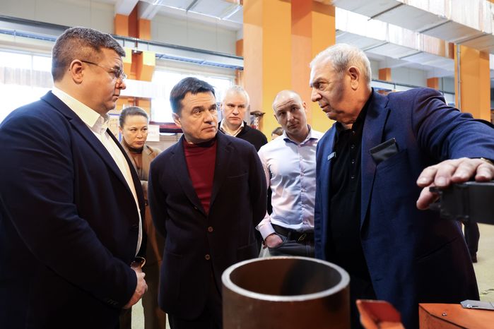 Андрей Воробьев посетил предприятие по производству передовых лазеров во Фрязино