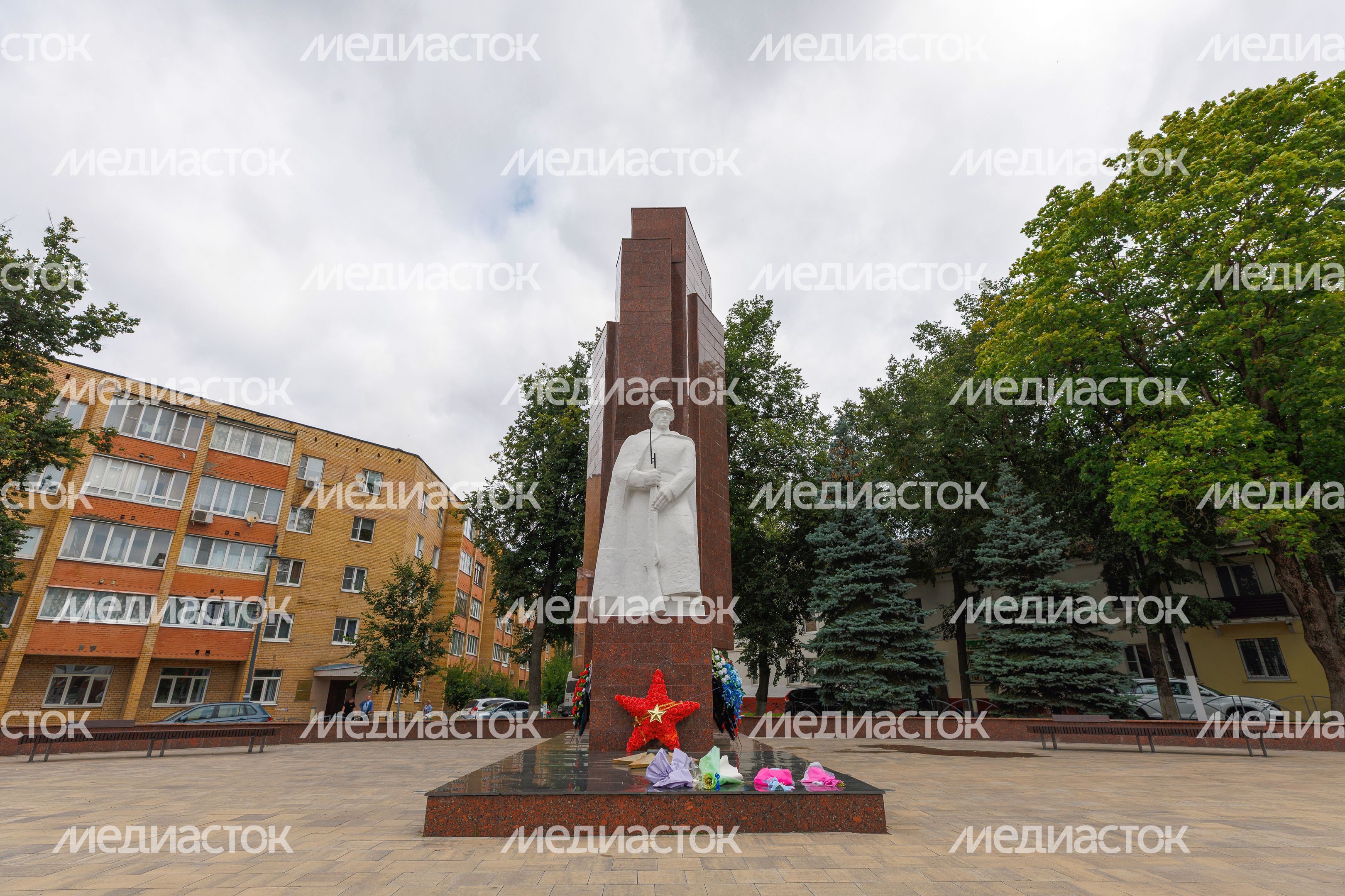 Вечный огонь на площади Памяти в Егорьевске Вечный огонь на площади Памяти в Егорьевске