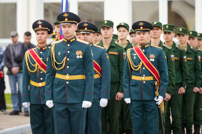 Мемориальную доску Героя РФ Артема Щукина открыли в подольской школе №30