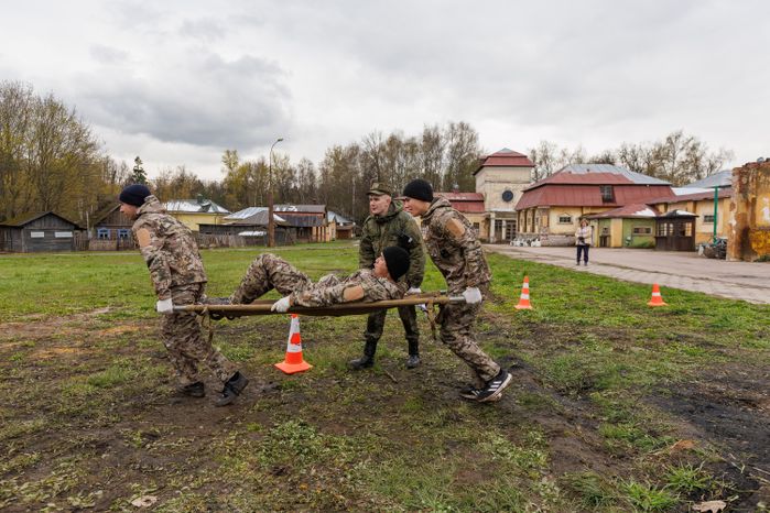 Военно-патриотическая игра «Юнармия, вперед!», посвященная Дню Победы, в Горках Ленинских