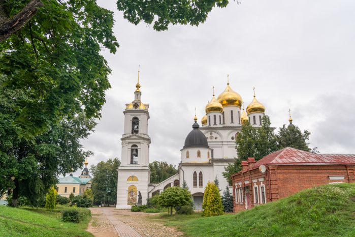 Летние виды города Дмитров в районе Советской площади