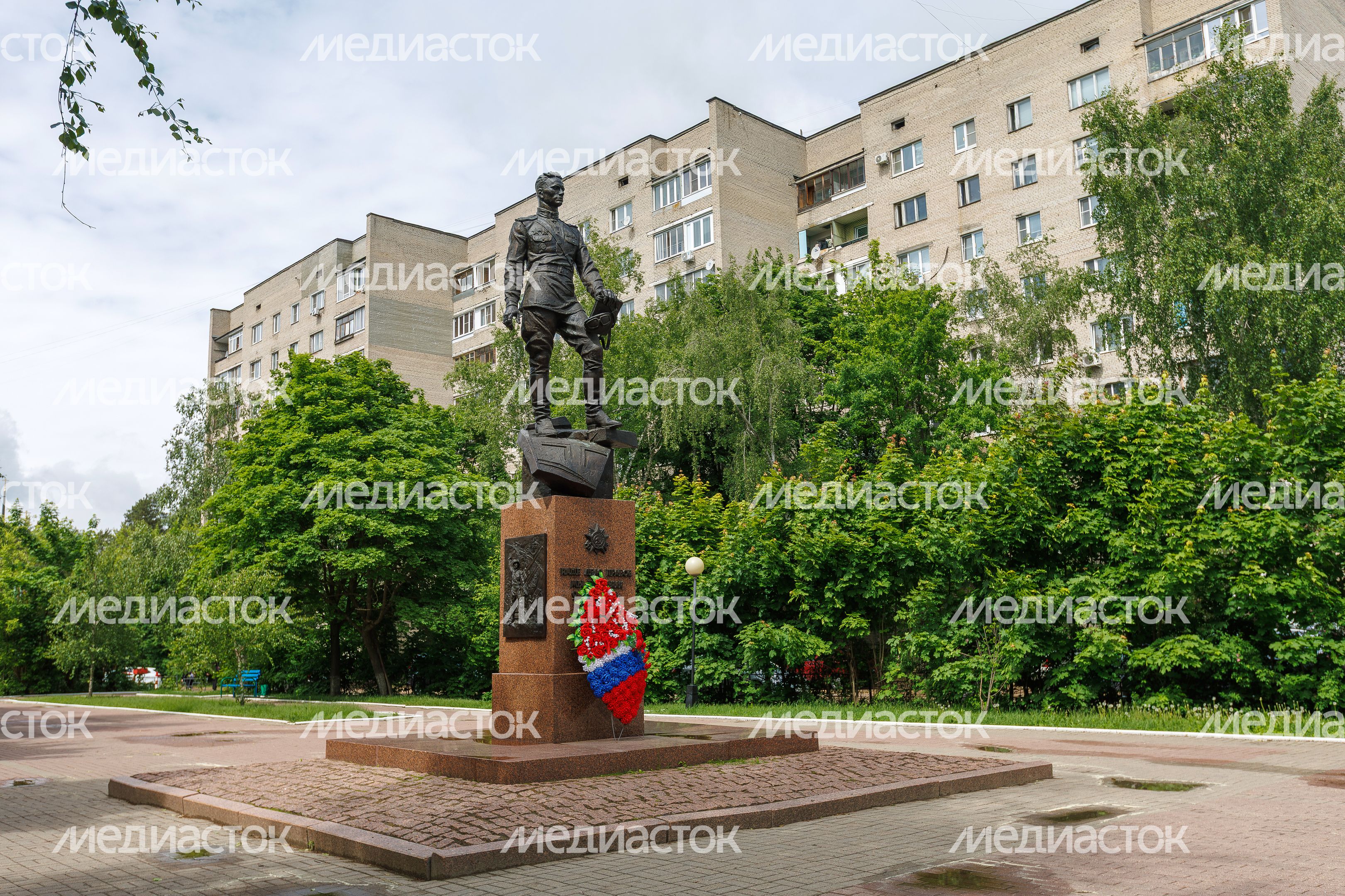 Памятник «Защитникам неба Отечества» в микрорайоне Заря (Балашиха)