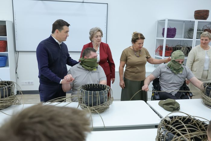 Андрей Воробьев навестил раненых бойцов в центре им. Мещерякова