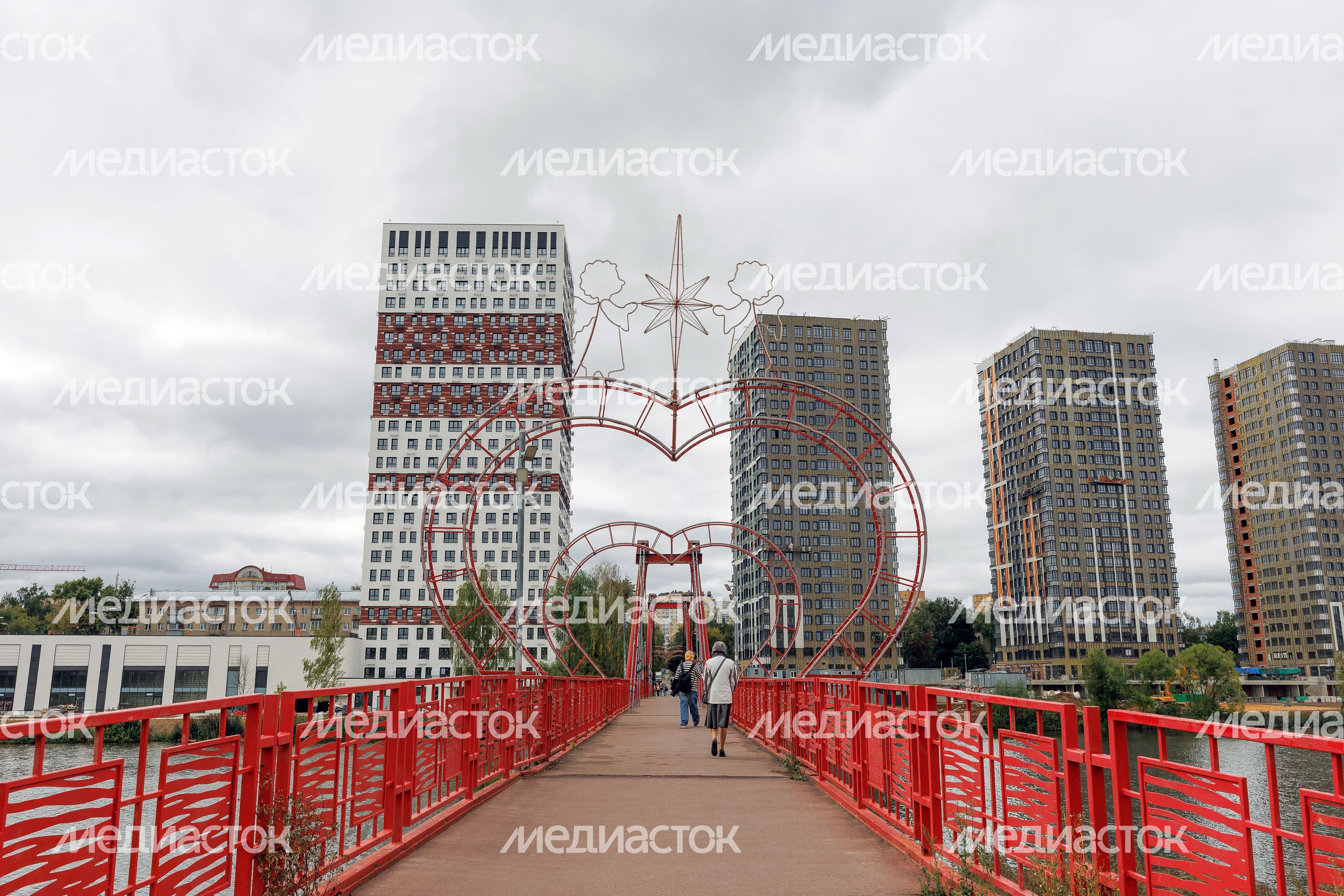 Пешеходный мост через реку Серебрянка в Пушкино Пушкинского округа Пешеходный мост через реку Серебрянка в Пушкино Пушкинского округа