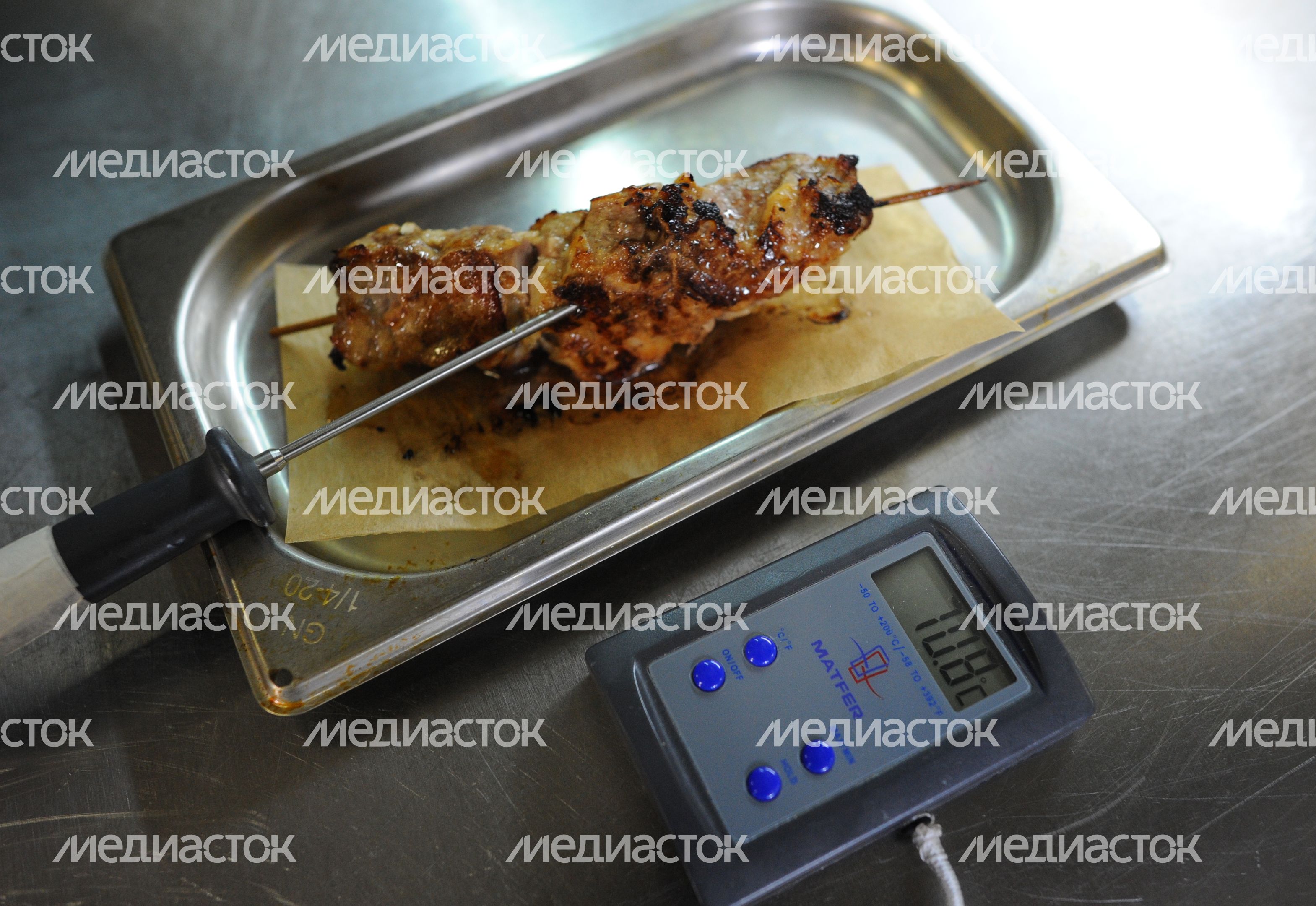 Приготовление шашлыка с овощами