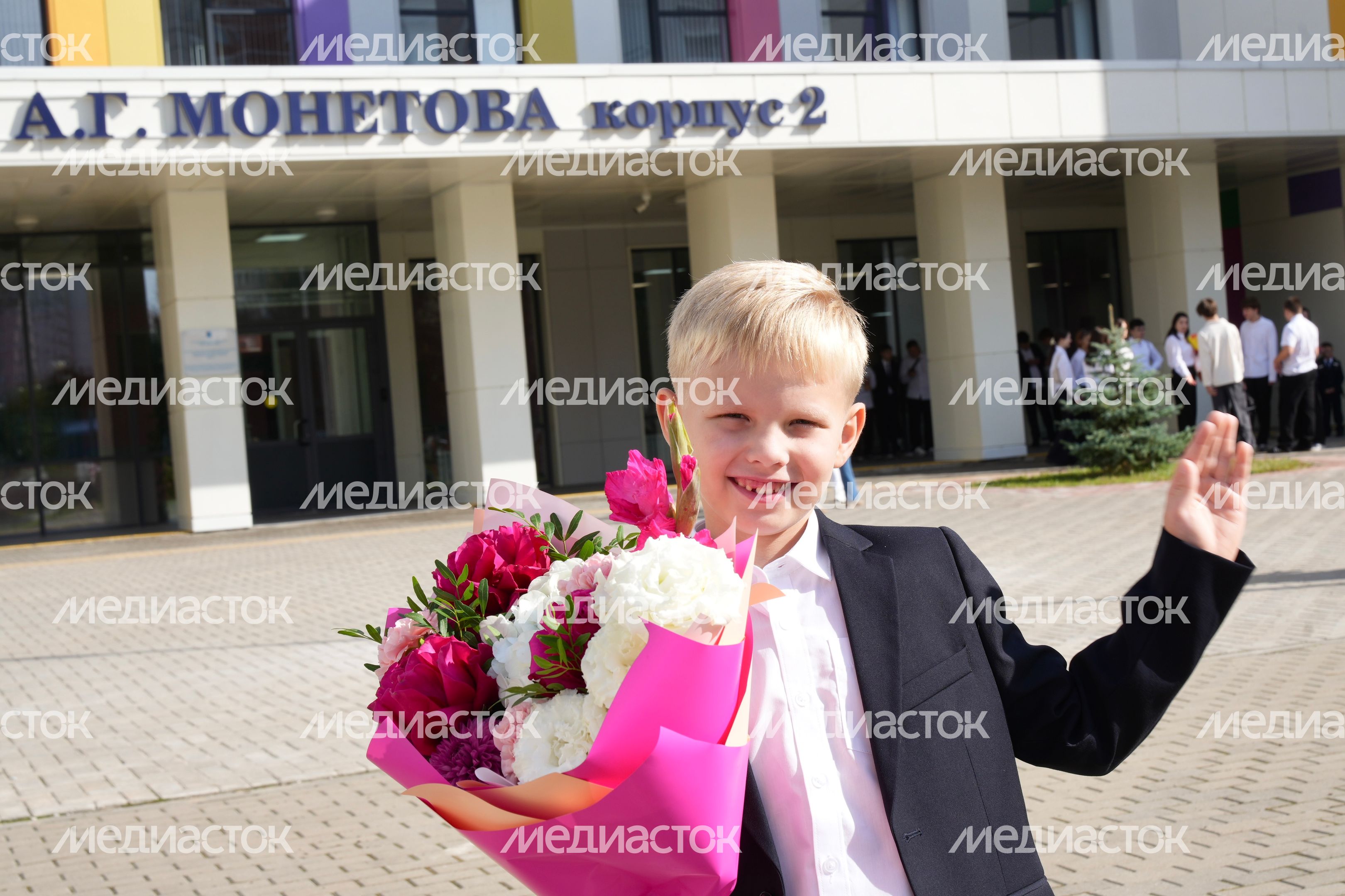 Школа им. Героя России Александра Монетова в Подольске Школа им. Героя России Александра Монетова в Подольске