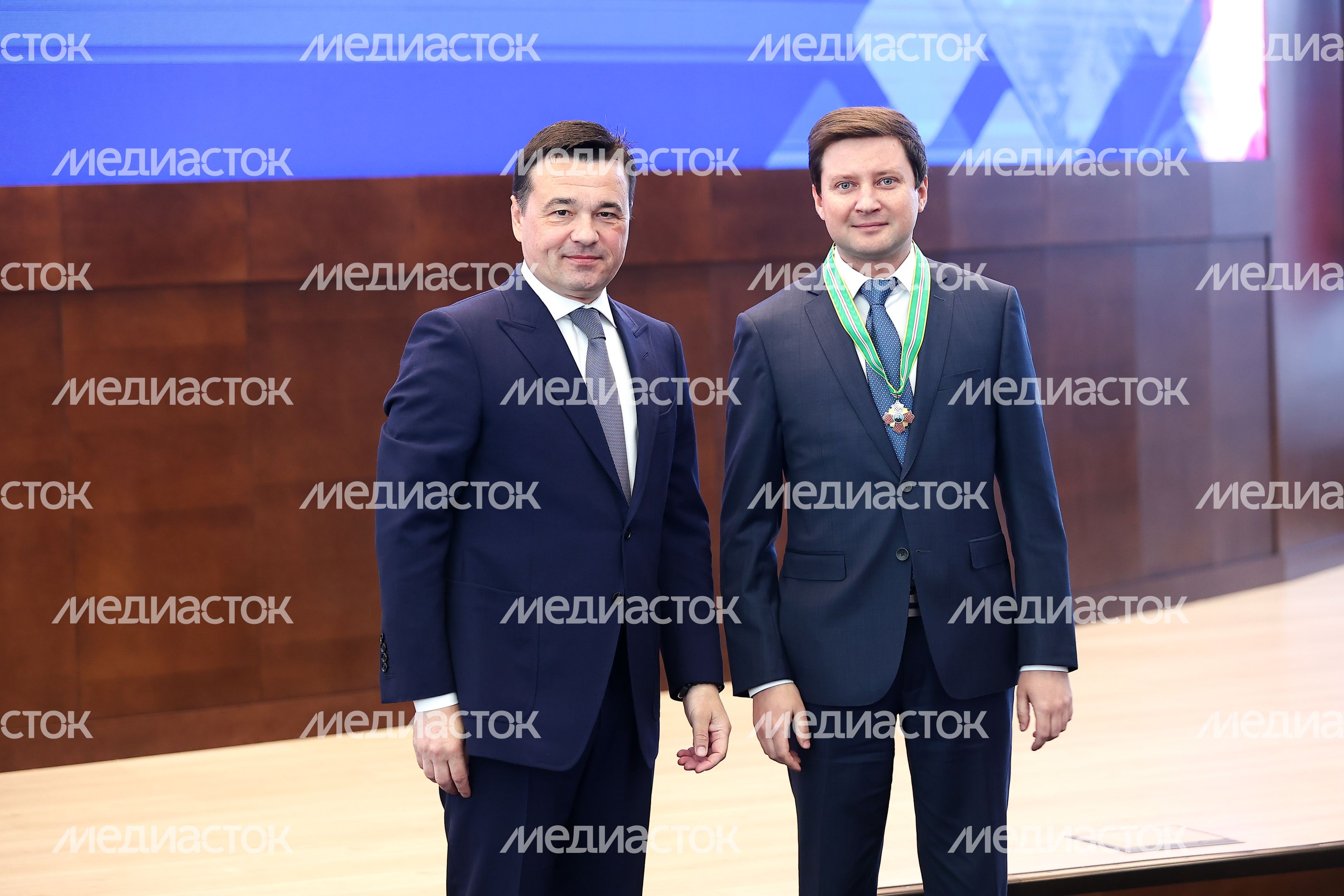 Поздравление Губернатором Московской области социальных работников региона с профессиональным праздником и вручение им областных наград
