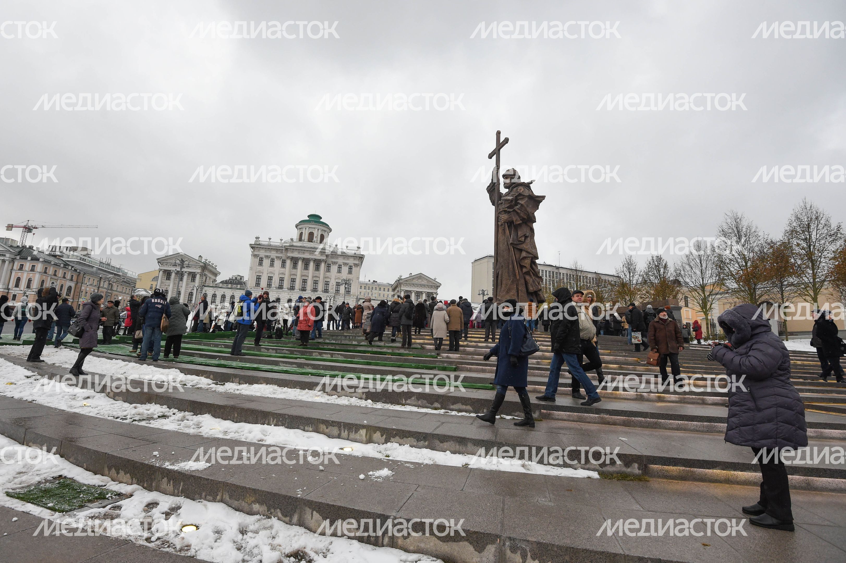Памятник князю Владимиру в Москве Памятник князю Владимиру в Москве