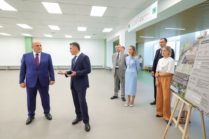 Михаил Мишустин и Андрей Воробьев поздравили учащихся и педагогов лобненского лицея «Авиатика»