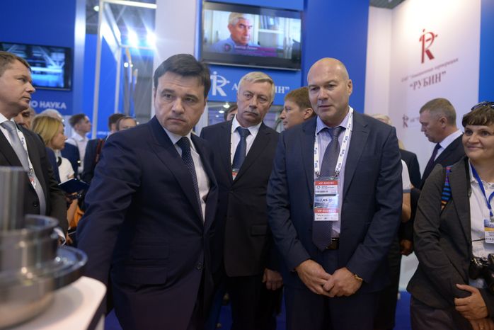 А. Воробьев посетил Международный авиационно-космический салон МАКС-2015 в Жуковском