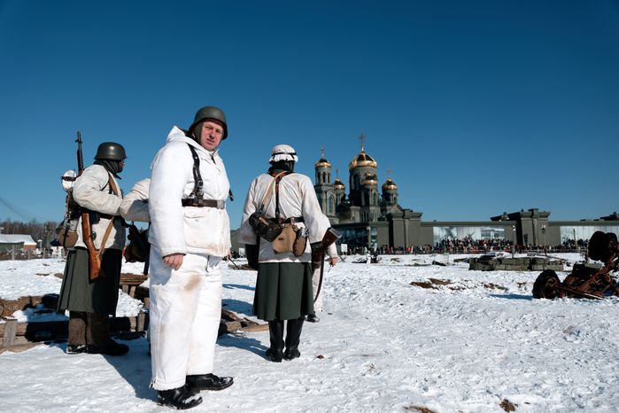 Военно-историческая реконструкция битвы за Сталинград у храма ВС РФ в Кубинке