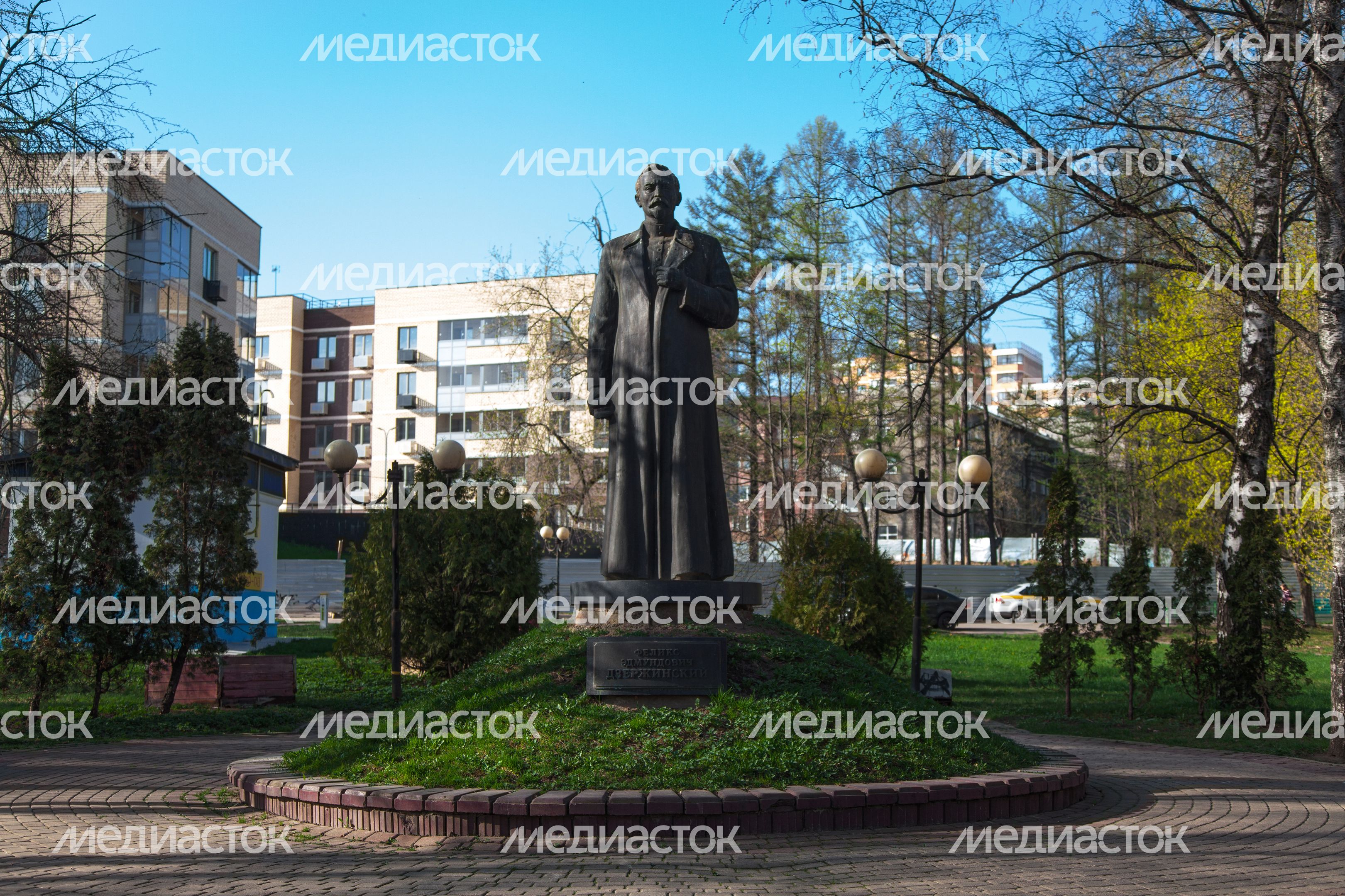 Памятник Феликсу Эдмундовичу Дзержинскому в городе Дзержинский Памятник Феликсу Эдмундовичу Дзержинскому в городе Дзержинский