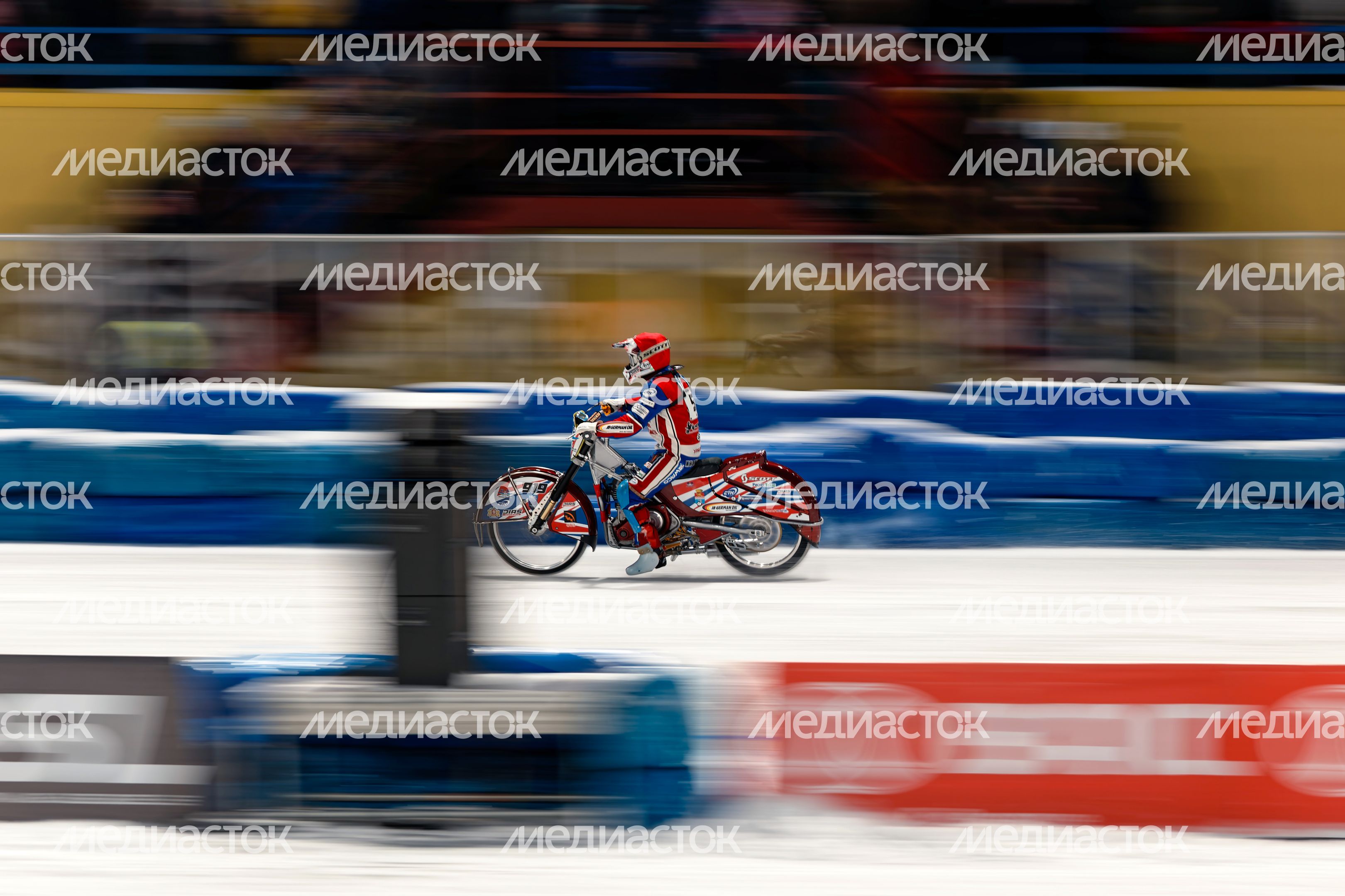 Чемпионат России по мотогонкам на льду в Красногорске Чемпионат России по мотогонкам на льду в Красногорске