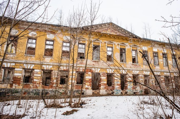 Весенние виды усадьбы Молоди
