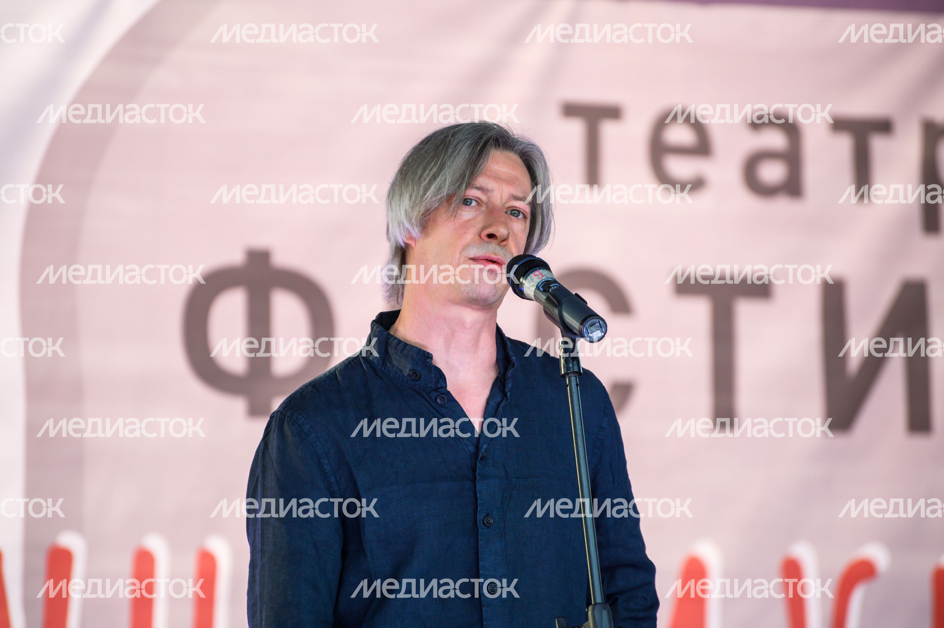 Актер Кирилл Пирогов на открытии театрального фестиваля «Учитель и ученики» в Ногинске