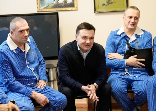 Андрей Воробьев навестил бойцов в военном госпитале под Солнечногорском