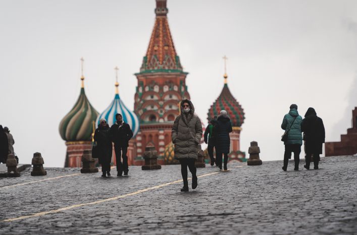 Люди в масках в период эпидемии коронавируса
