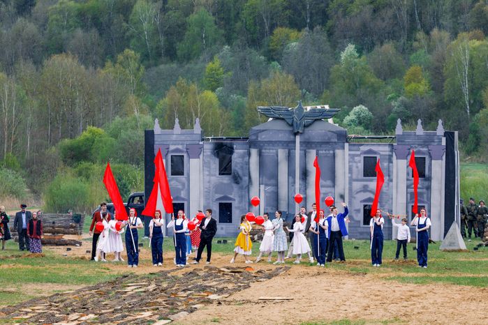 Военно-историческая реконструкция "Успех в единстве поколений" в Химках