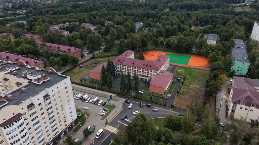 В г.о. Клин завершается капремонт школьного корпуса лицея №10 им. Д.И. Менделеева