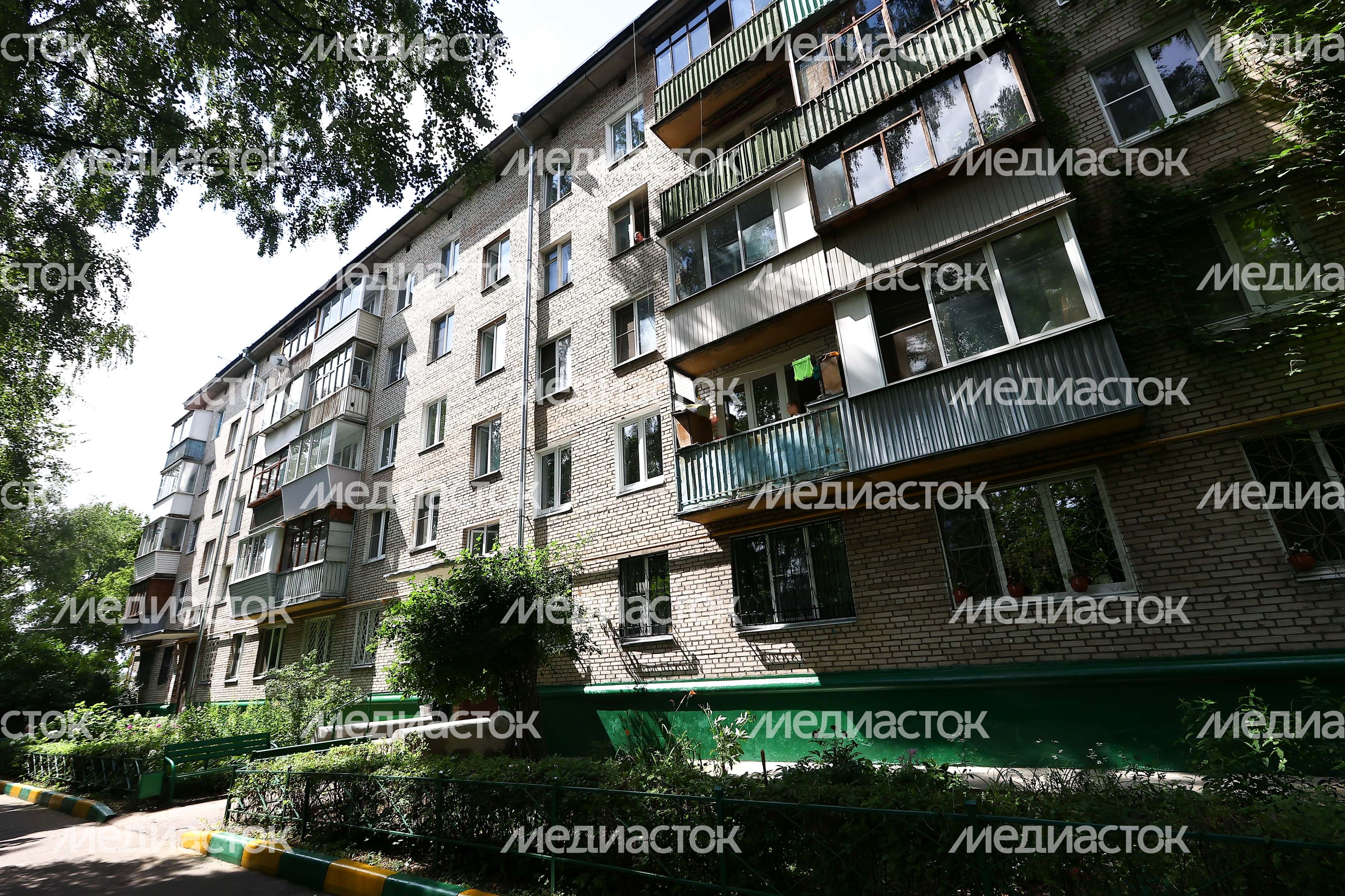 Вручение Губернатором Подмосковья  сертификата на приобретение жилья по программе «Социальная ипотека» учительнице начальных классов