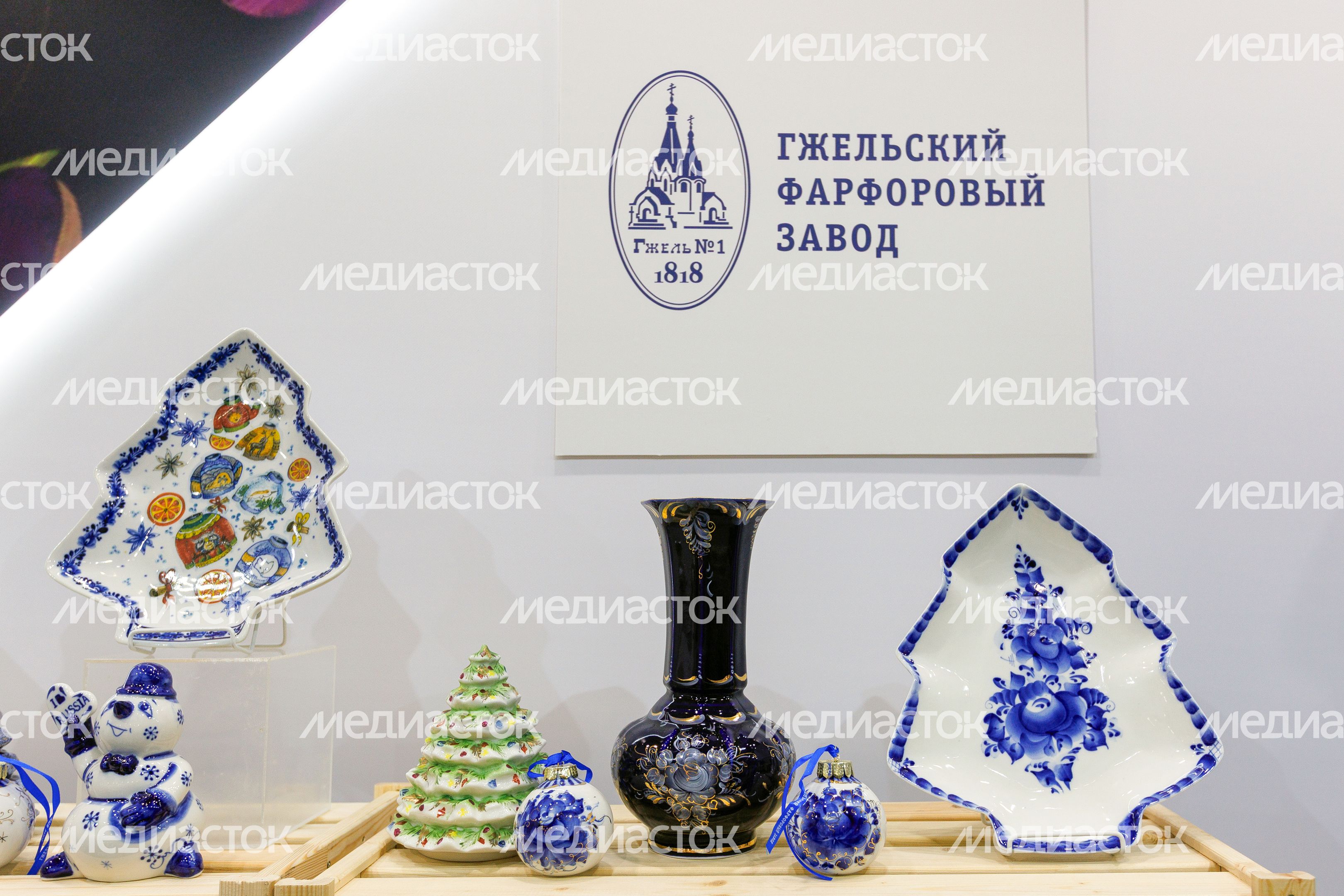 Сувениры народных промыслов Подмосковья на выставке-ярмарке «Ладья»