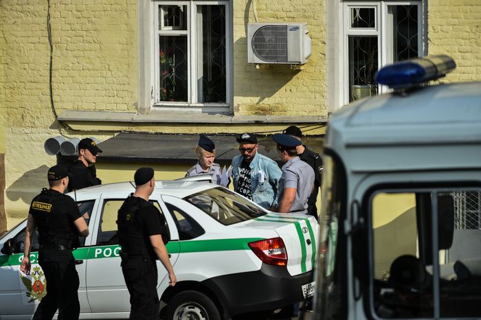 Кириллу Серебренникову избрали меру пресечения в Басманном суде