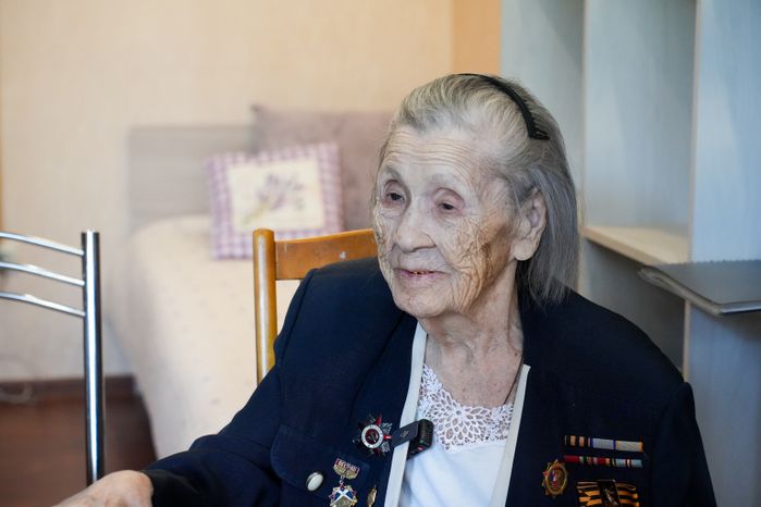 Ветерана ВОВ Клавдию Ровинскую поздравили с Днем Победы