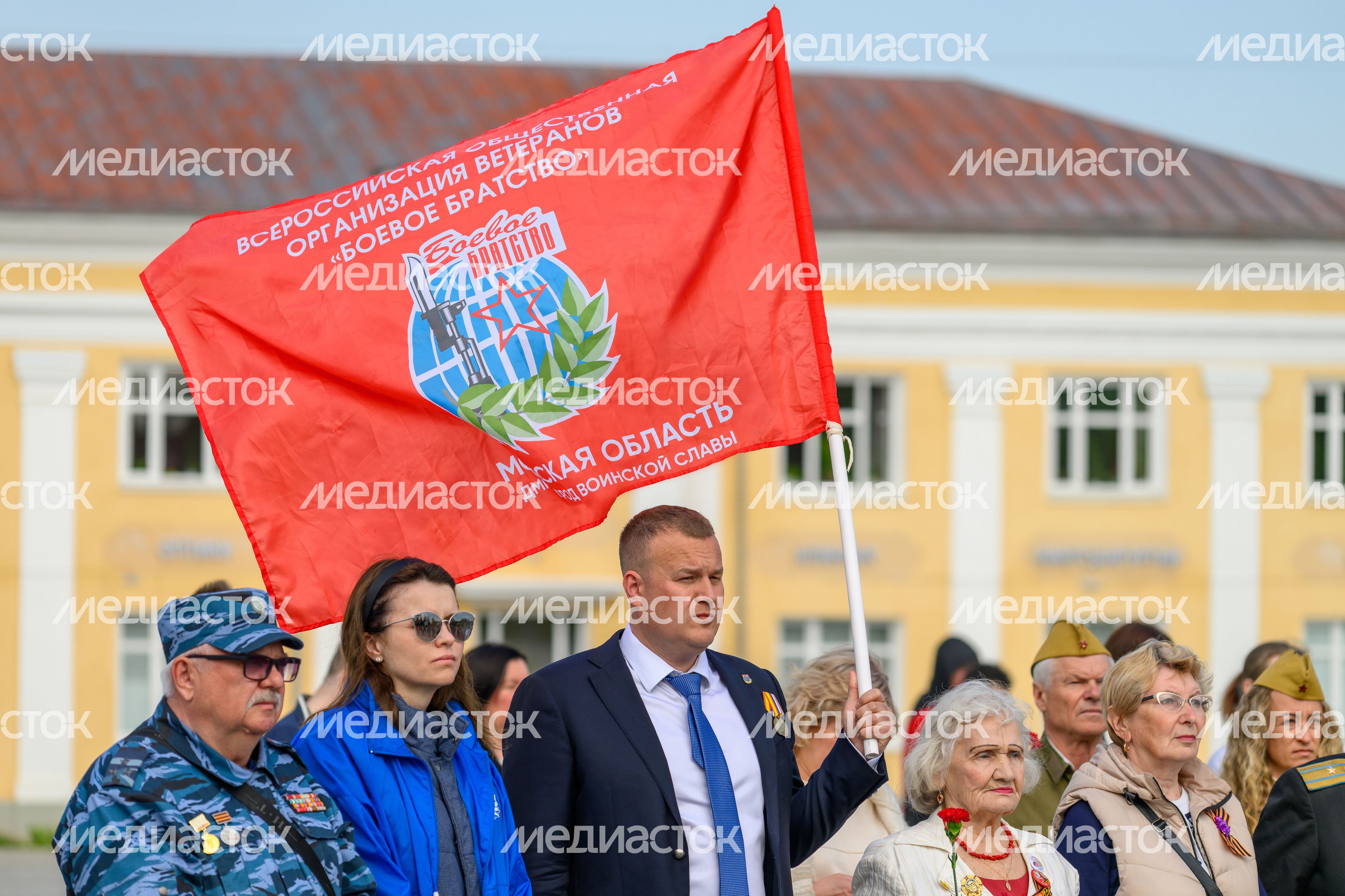 Возложение цветов к мемориалу в Дмитровском округе в преддверие Дня Победы Возложение цветов к мемориалу в Дмитровском округе в преддверие Дня Победы
