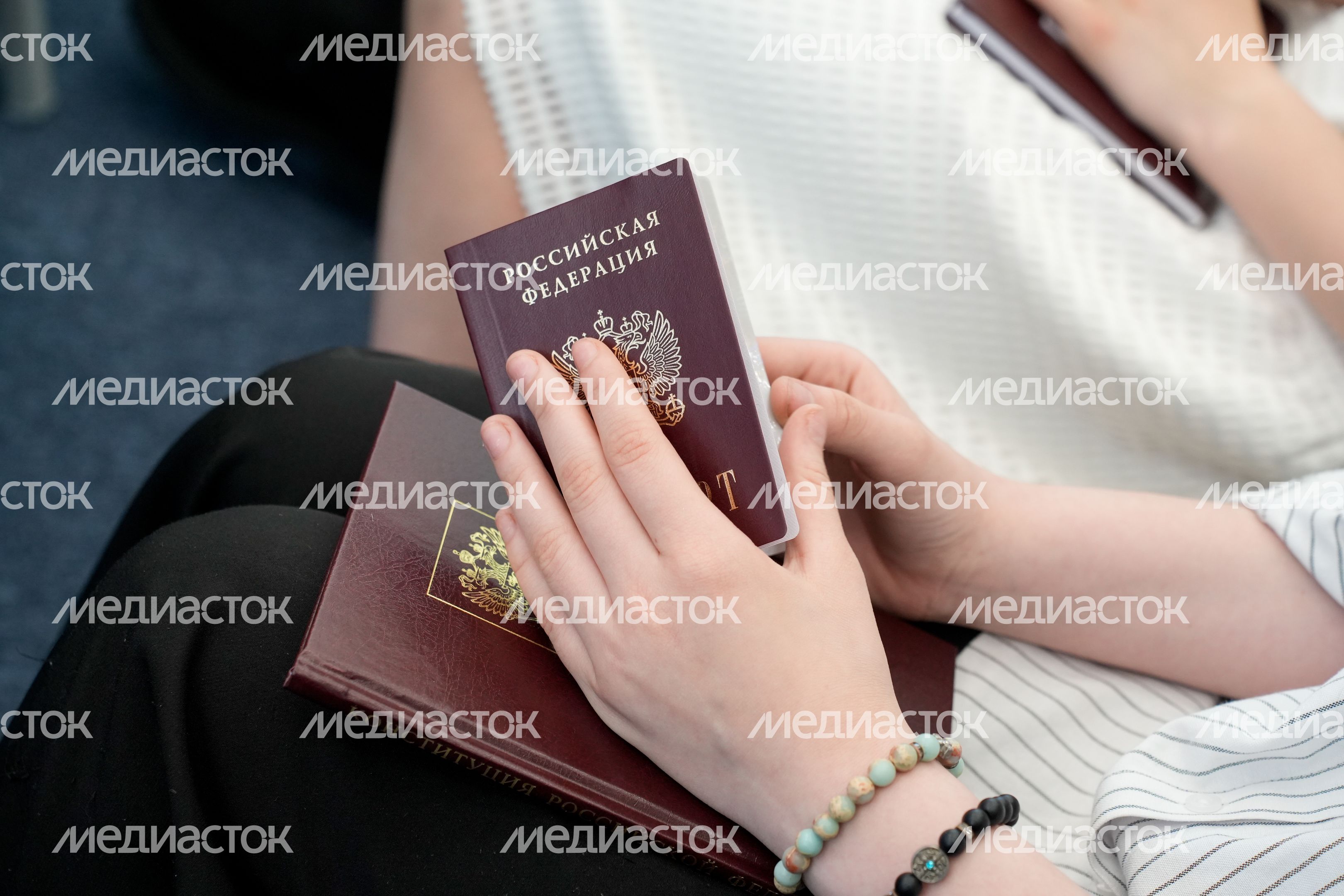 Юным жителям Подмосковья вручили первые паспорта гражданина РФ