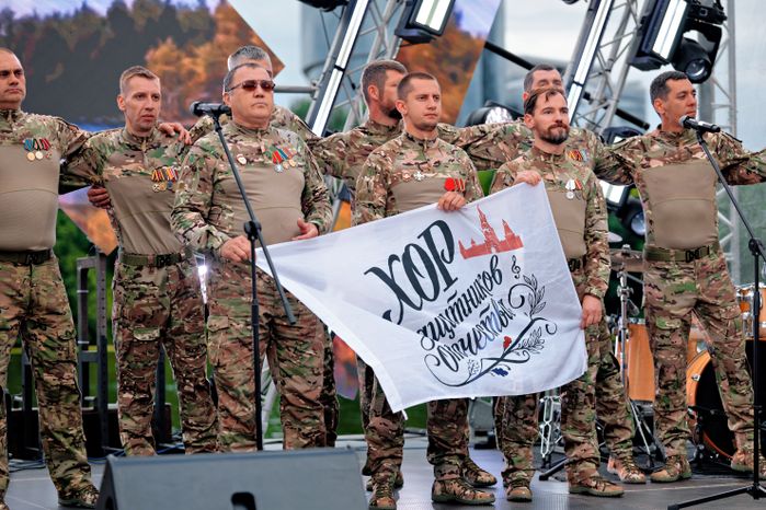 Хор защитников Отечества под руководством ветерана СВО Георгия Сызранцева на фестивале современной этнической культуры