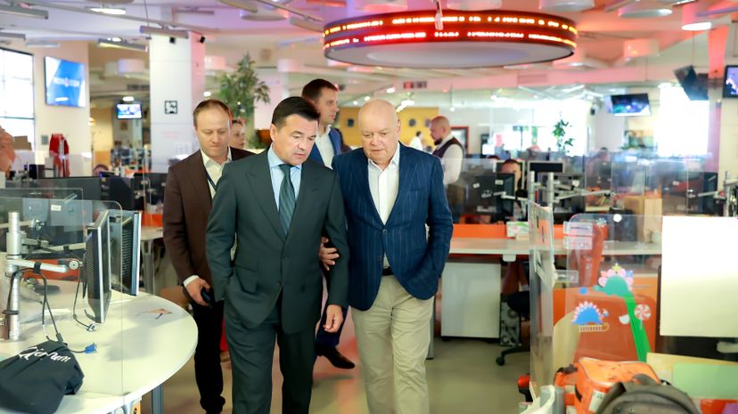 Андрей Воробьев вручил Дмитрию Киселеву Орден «За заслуги перед Московской областью» I степени