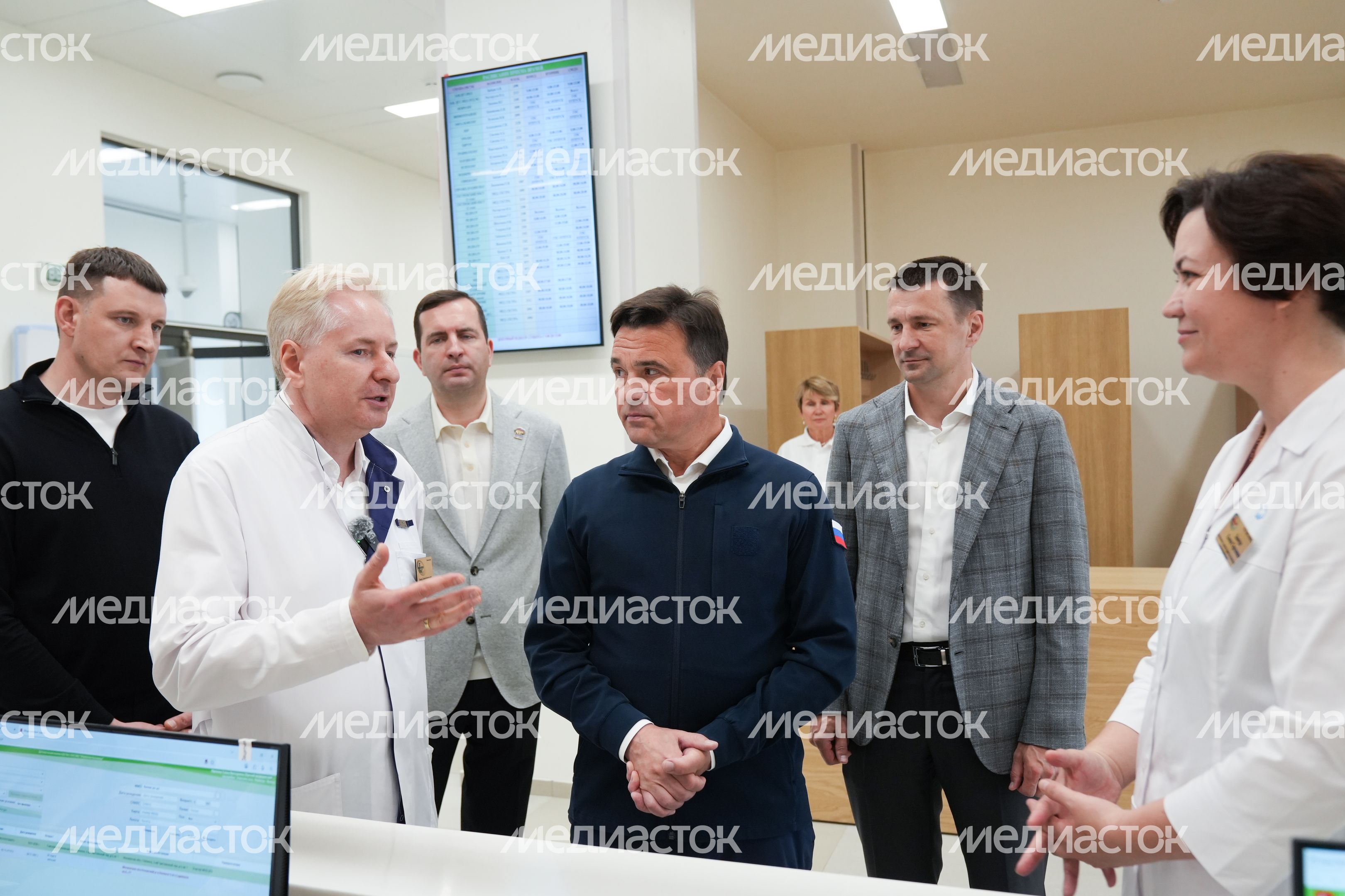 Андрей Воробьев встретился с персоналом большого многофункционального медицинского центра в Ногинске