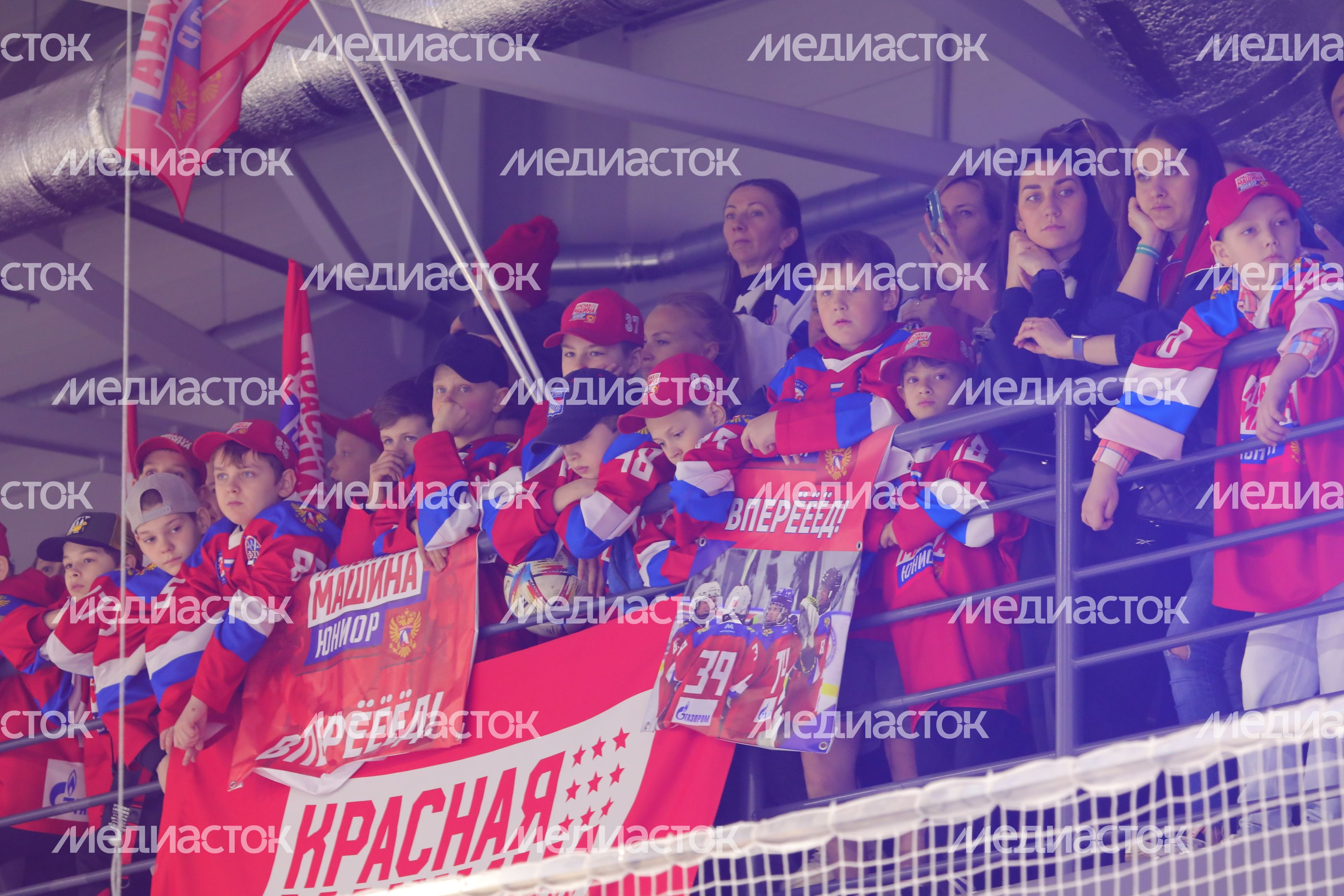 В Красногорске стартовал «Кубок Юнисон» по хоккею В Красногорске стартовал «Кубок Юнисон» по хоккею