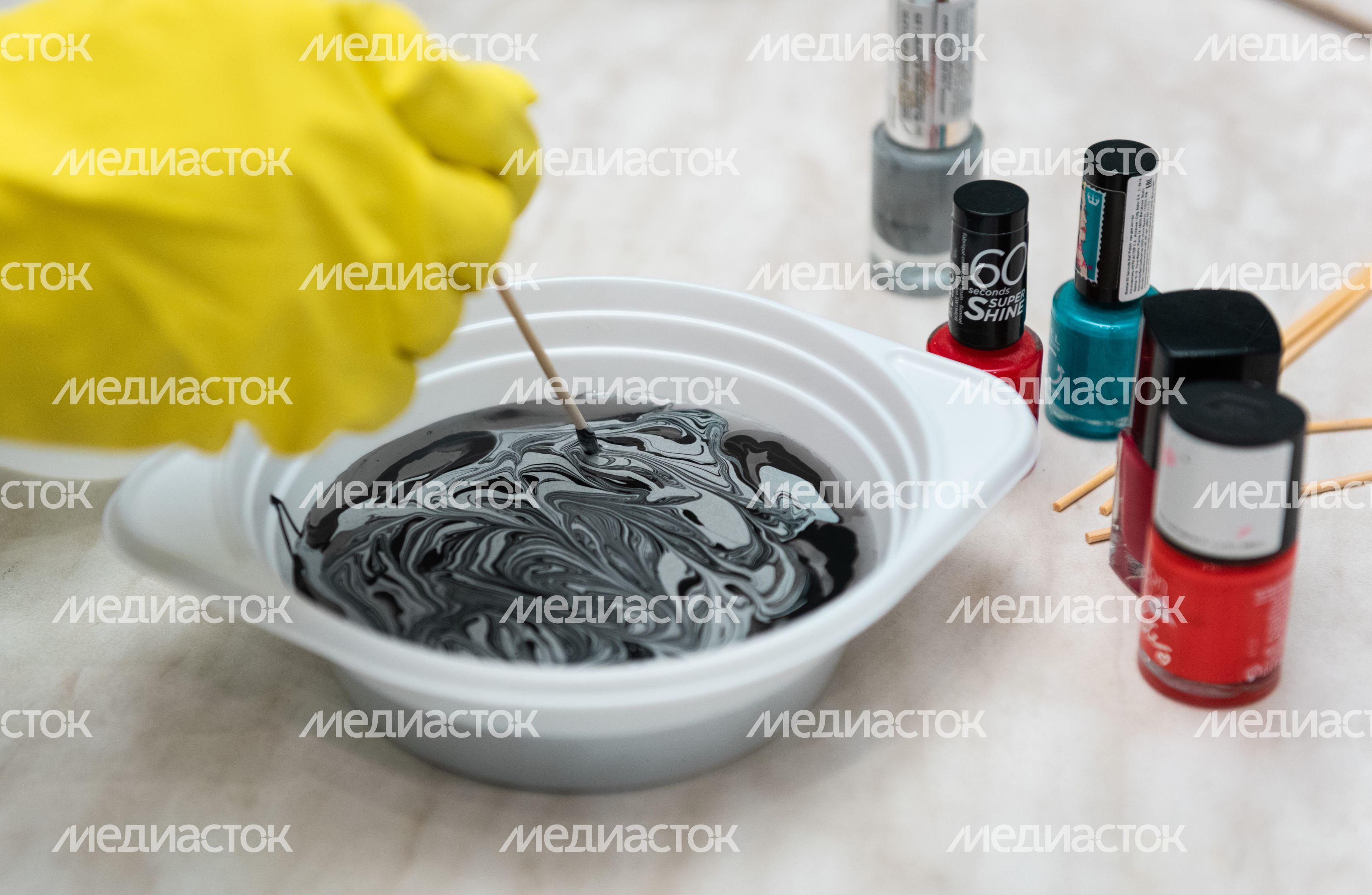 Эксперимент РИАМО по окраске яиц к Пасхе