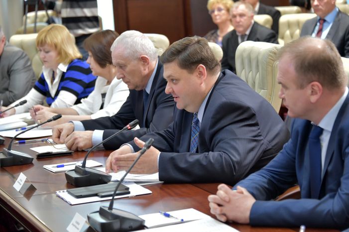 А. Воробьев провел совещание по вопросу объединения Климовска, Подольска и Подольского района