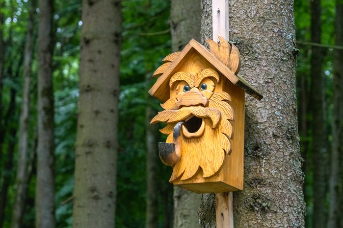 Сказочные фигуры в городском парке культуры и отдыха «Центральный» Волоколамска