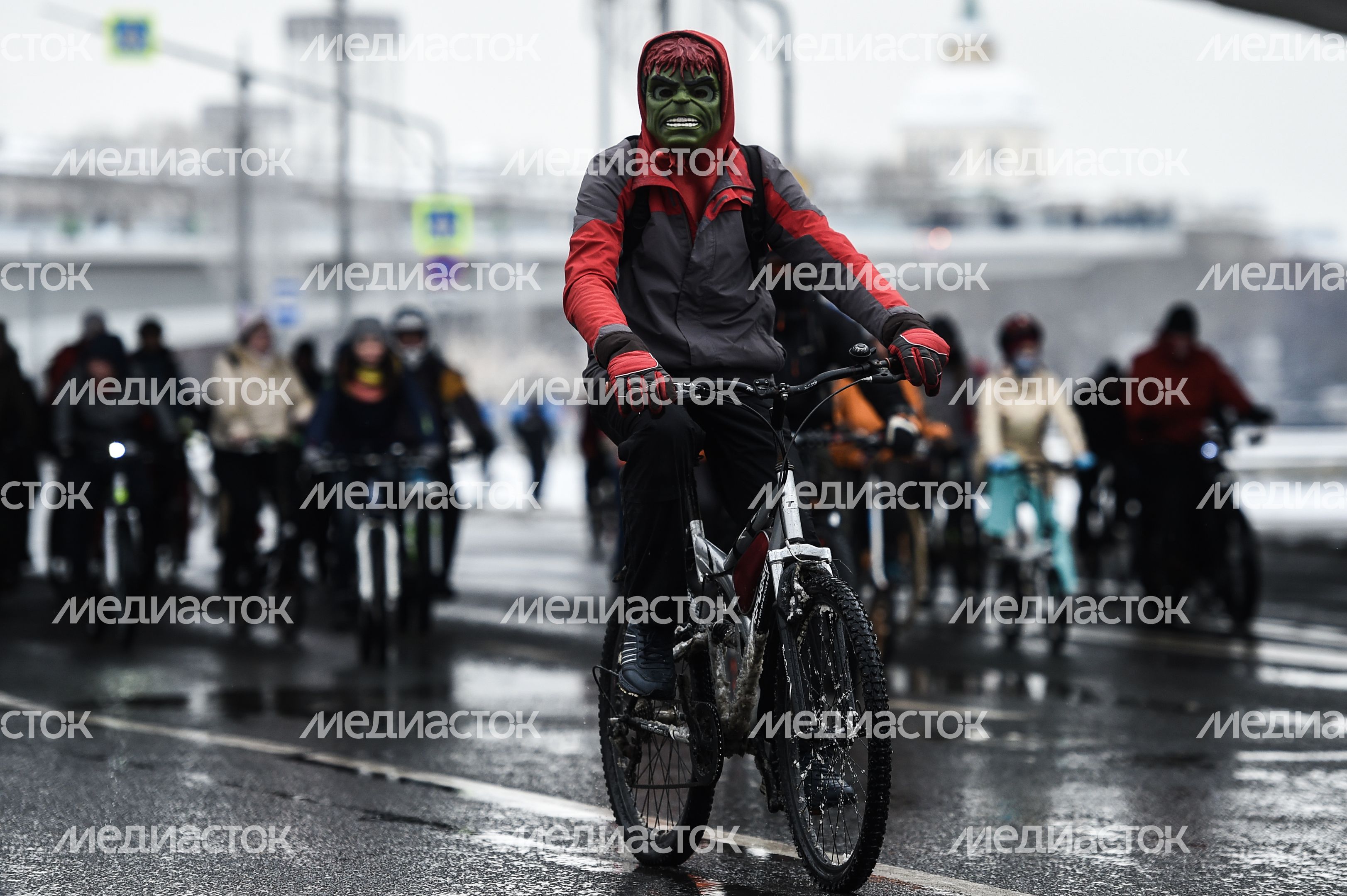 В Москве состоялся 4-й Зимний Велопарад