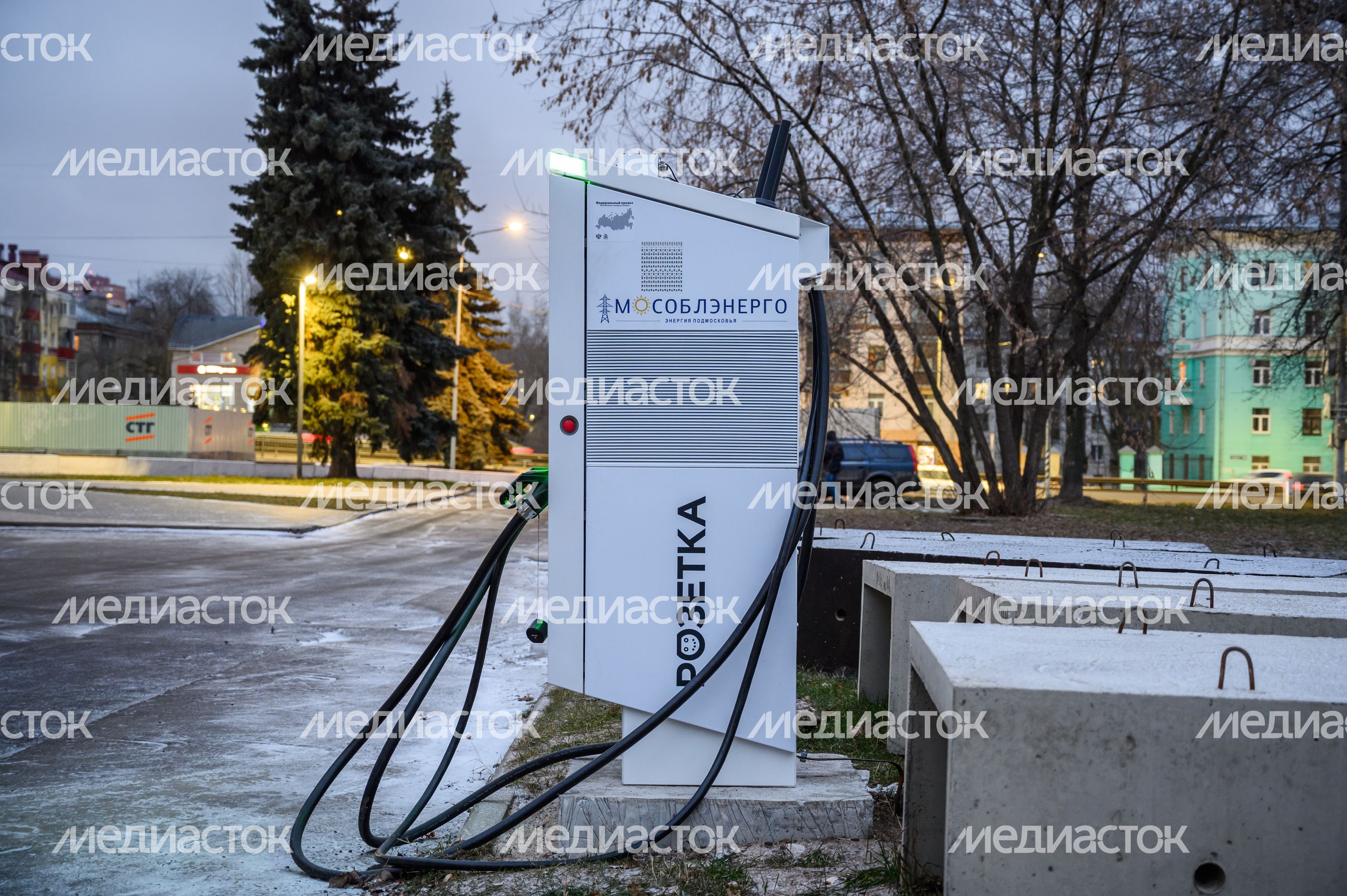 Новая электрозарядная станция (ЭЗС) на Октябрьском проспекте в Люберцах Новая электрозарядная станция (ЭЗС) на Октябрьском проспекте в Люберцах