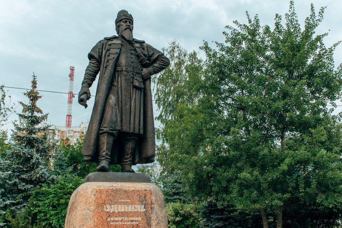 Памятник Одинцу боярину