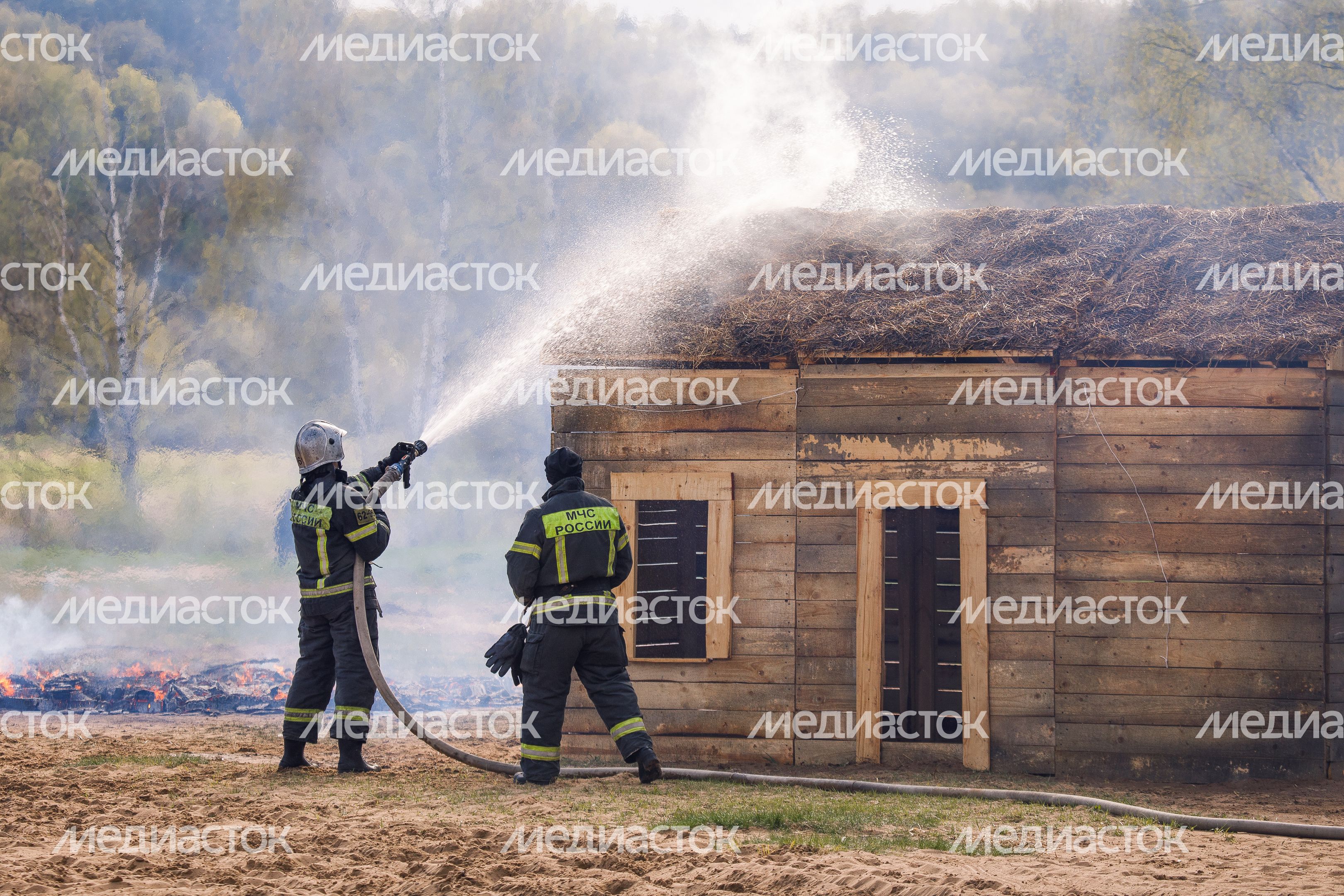 Военно-историческая реконструкция "Успех в единстве поколений" в Химках Военно-историческая реконструкция "Успех в единстве поколений" в Химках