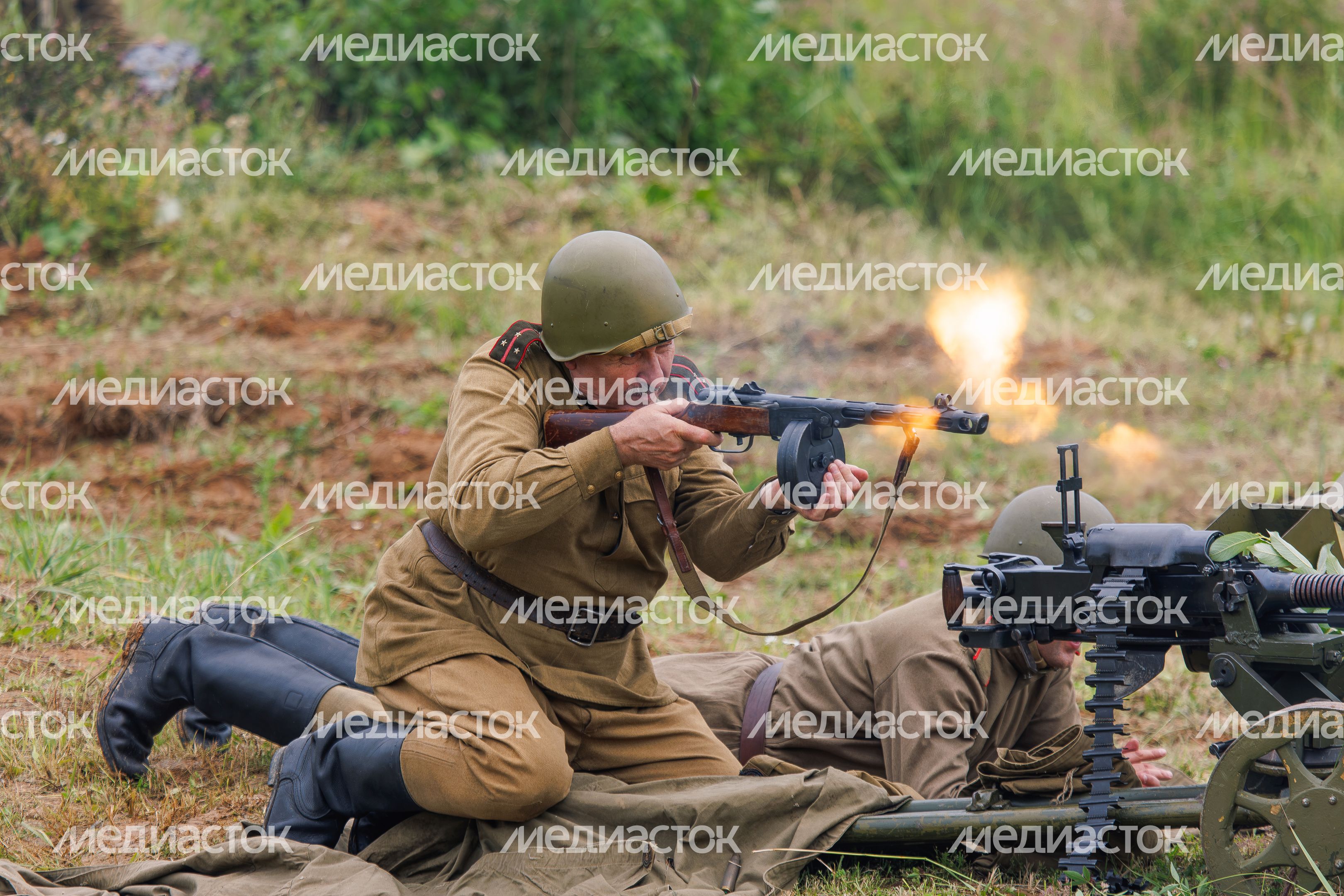 Эпизод Курской битвы под Прохоровкой на военно-исторической реконструкции в Центральном парке «Патриот»